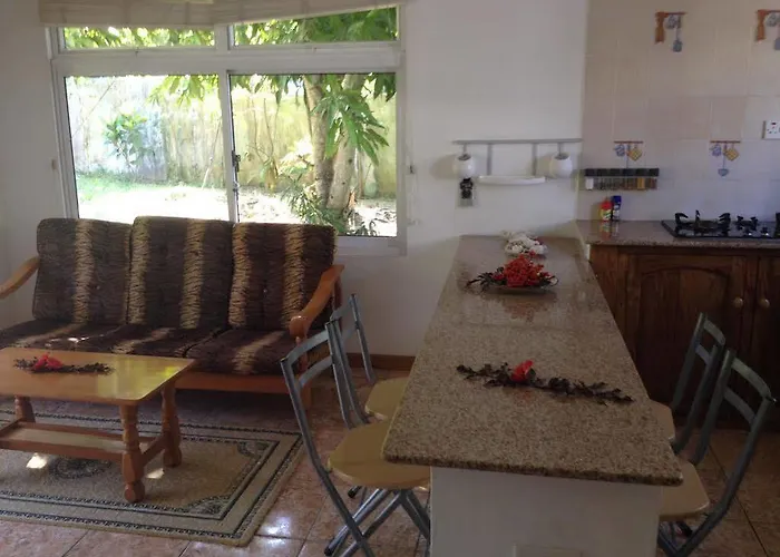 Marl Self Catering * Pointe La Rue
