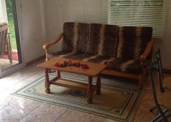 Marl Self Catering * Pointe La Rue