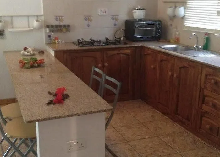 Marl Self Catering * Pointe La Rue